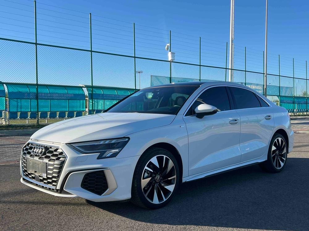 Audi A3 2023 — фото автомобиля