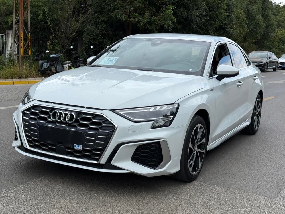Audi A3 2021 — фото автомобиля 1
