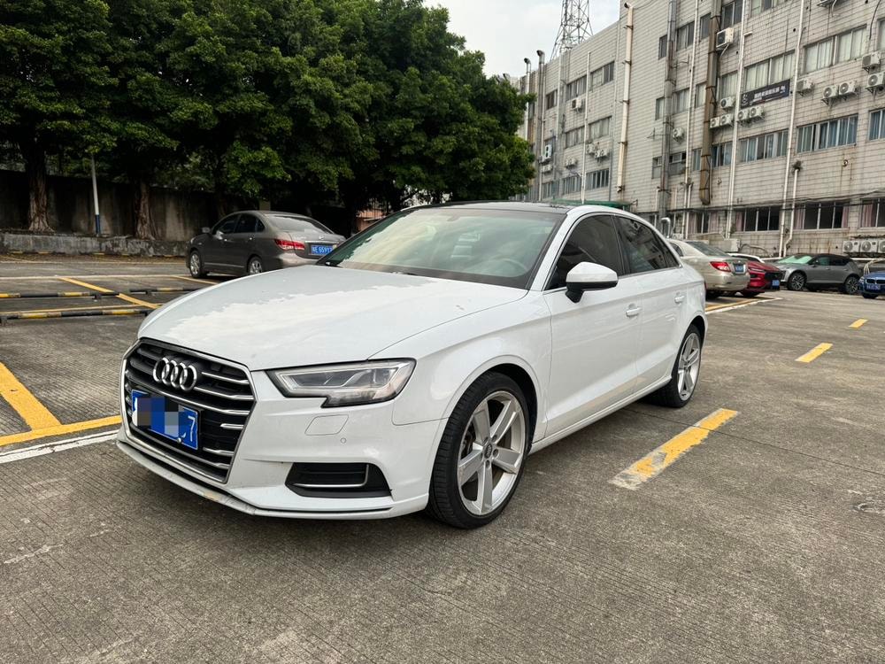 Audi A3 2017 — фото автомобиля