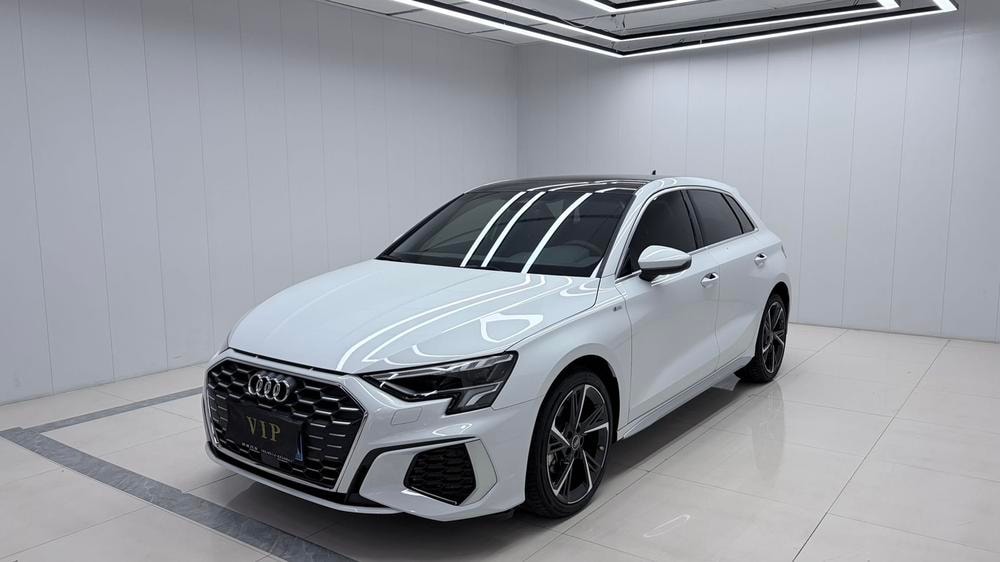Audi A3 2023 — фото автомобиля 1