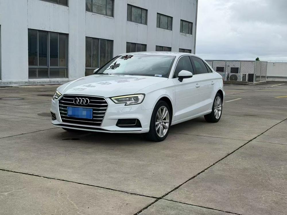 Audi A3 2019 — фото автомобиля
