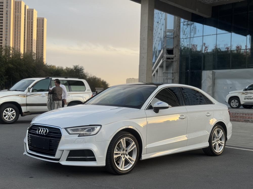 Audi A3 2019 — фото автомобиля 1