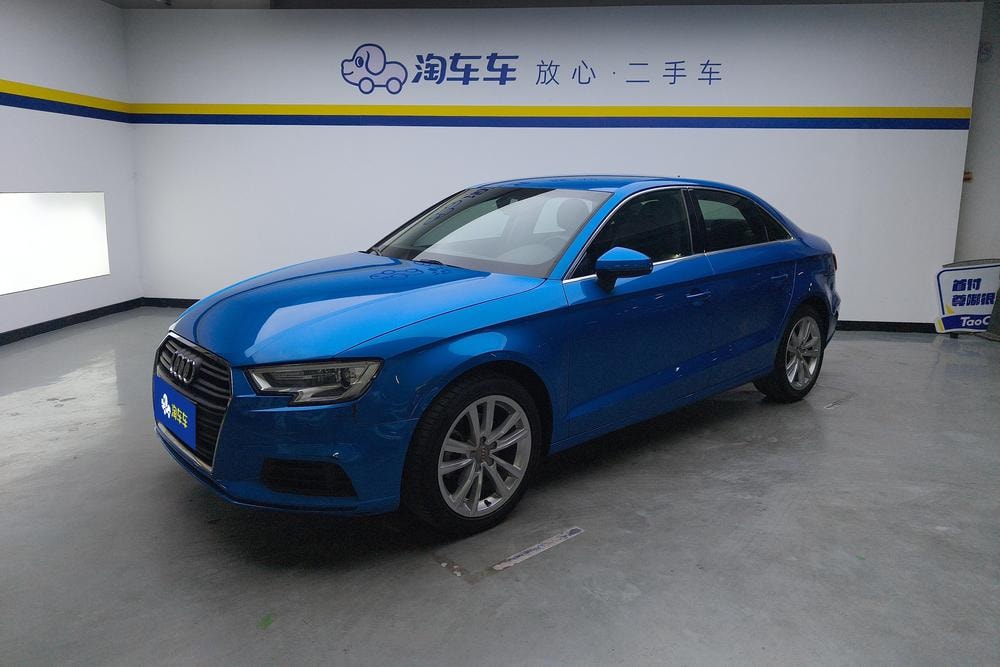 Audi A3 2018 — фото автомобиля