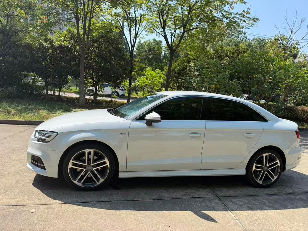 Audi A3 2018 — фото автомобиля