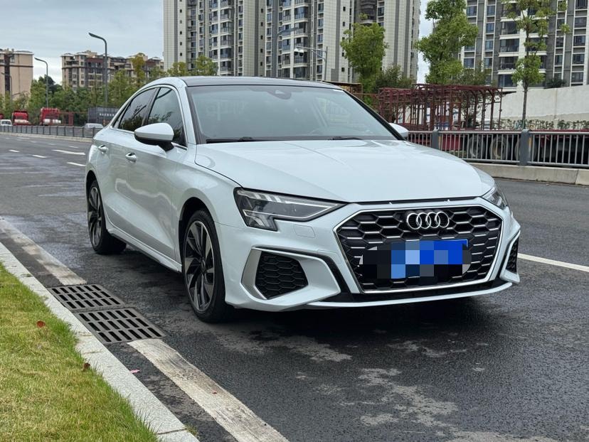Audi A3 2023 — фото автомобиля 1