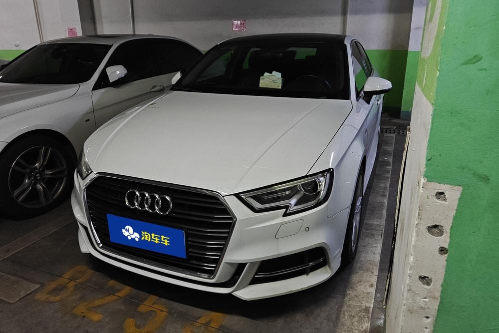 Audi A3 2018 — фото автомобиля