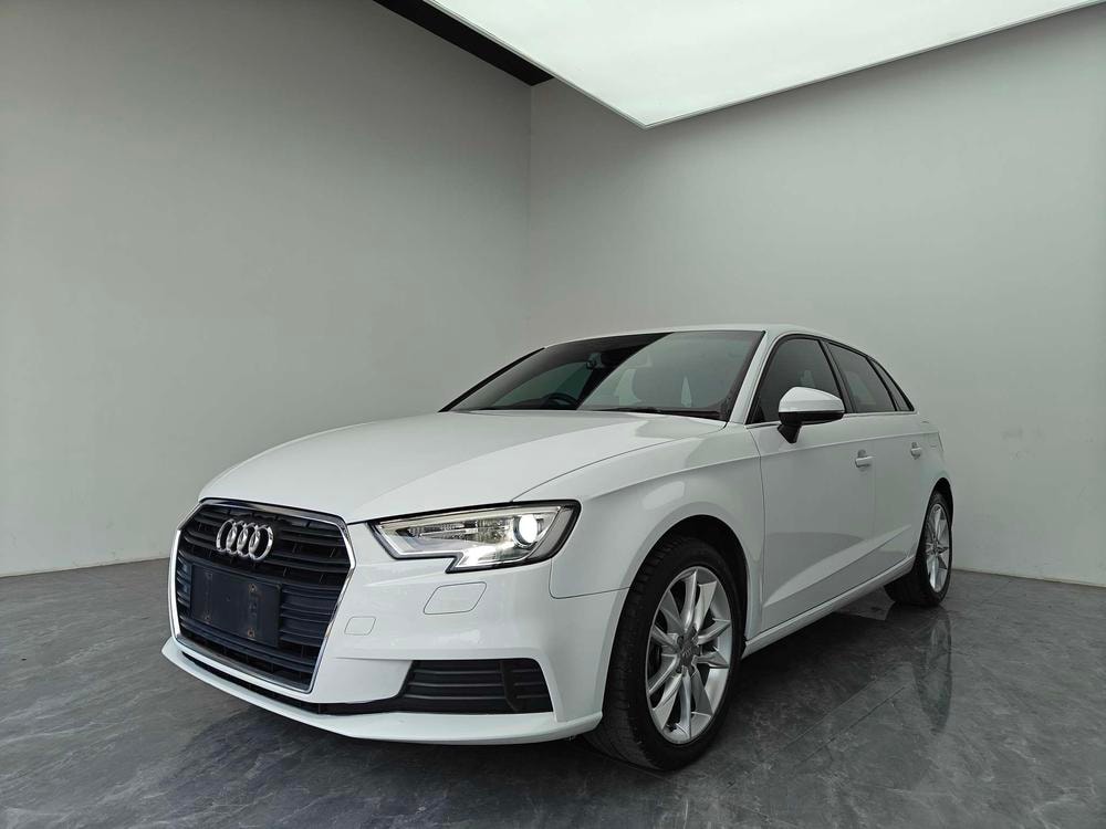Audi A3 2018 — фото автомобиля 1