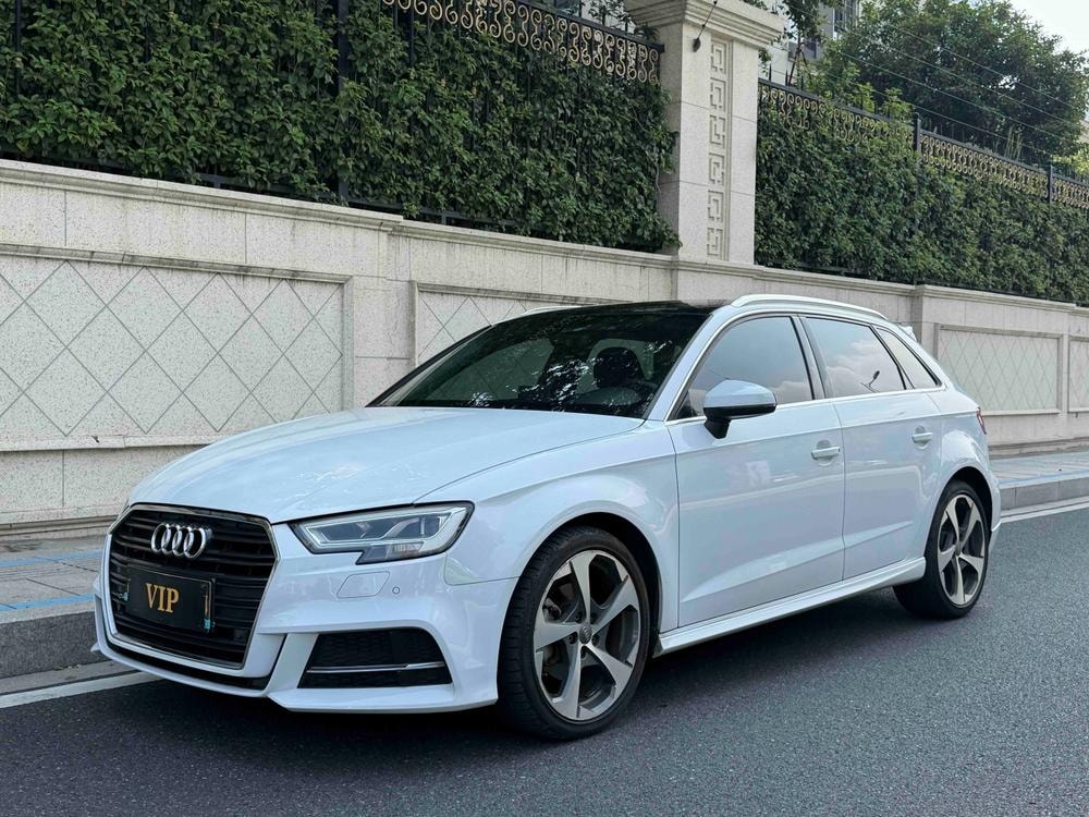 Audi A3 2018 — фото автомобиля