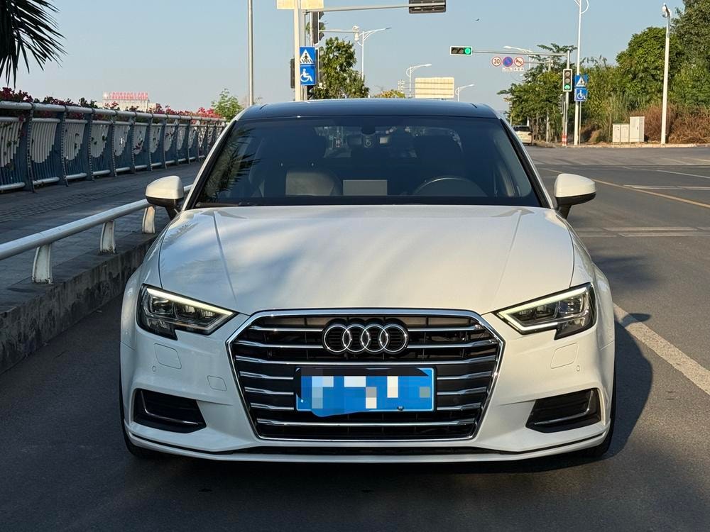 Audi A3 2017 — фото автомобиля 1