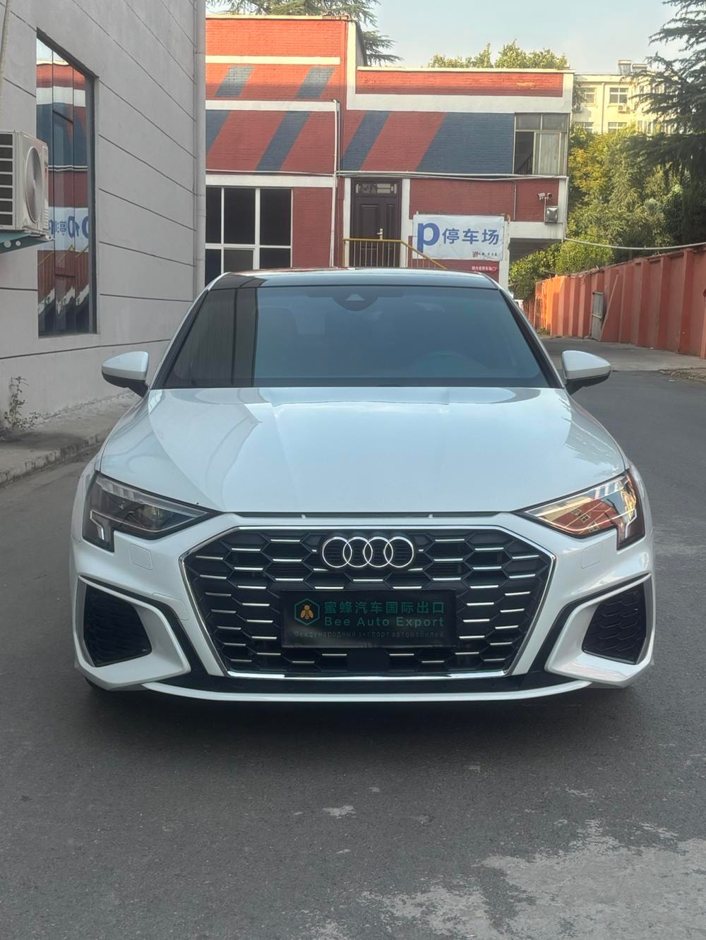 Audi A3 2023 — фото автомобиля 1