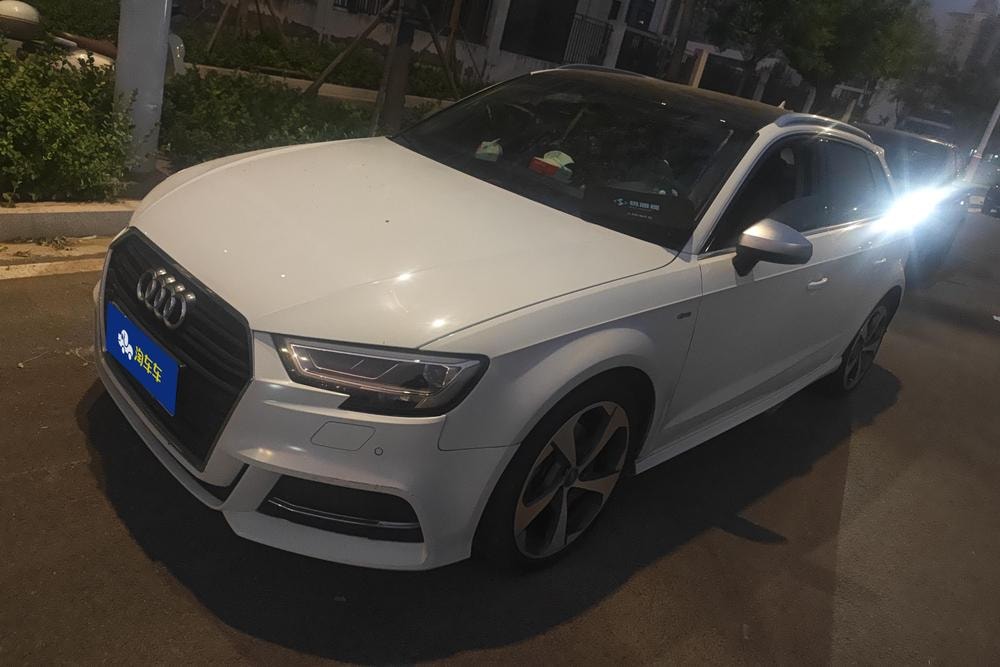 Audi A3 2018 — фото автомобиля 1