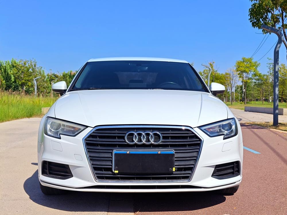 Audi A3 2017 — фото автомобиля 1