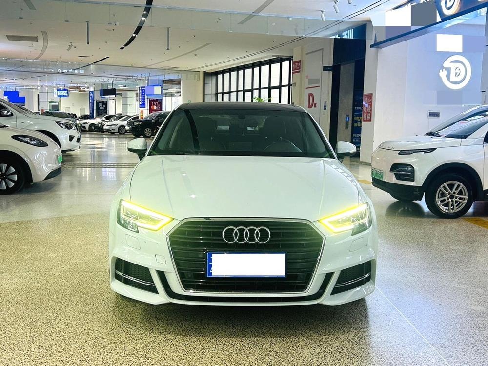 Audi A3 2019 — фото автомобиля
