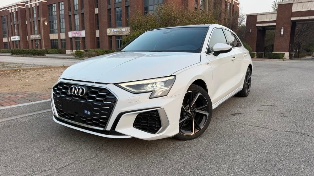 Audi A3 2023 — фото автомобиля 1