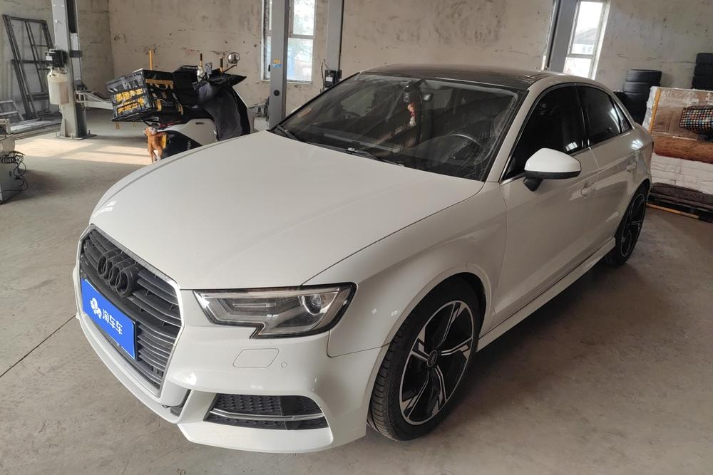 Audi A3 2018 — фото автомобиля 1
