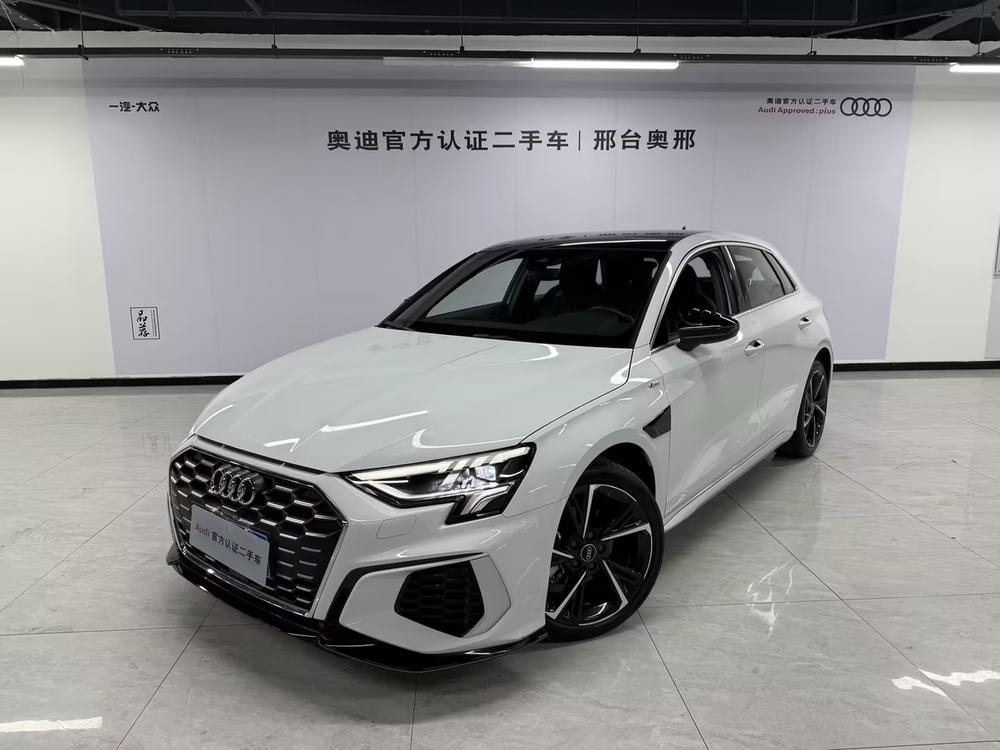 Audi A3 2023 — фото автомобиля