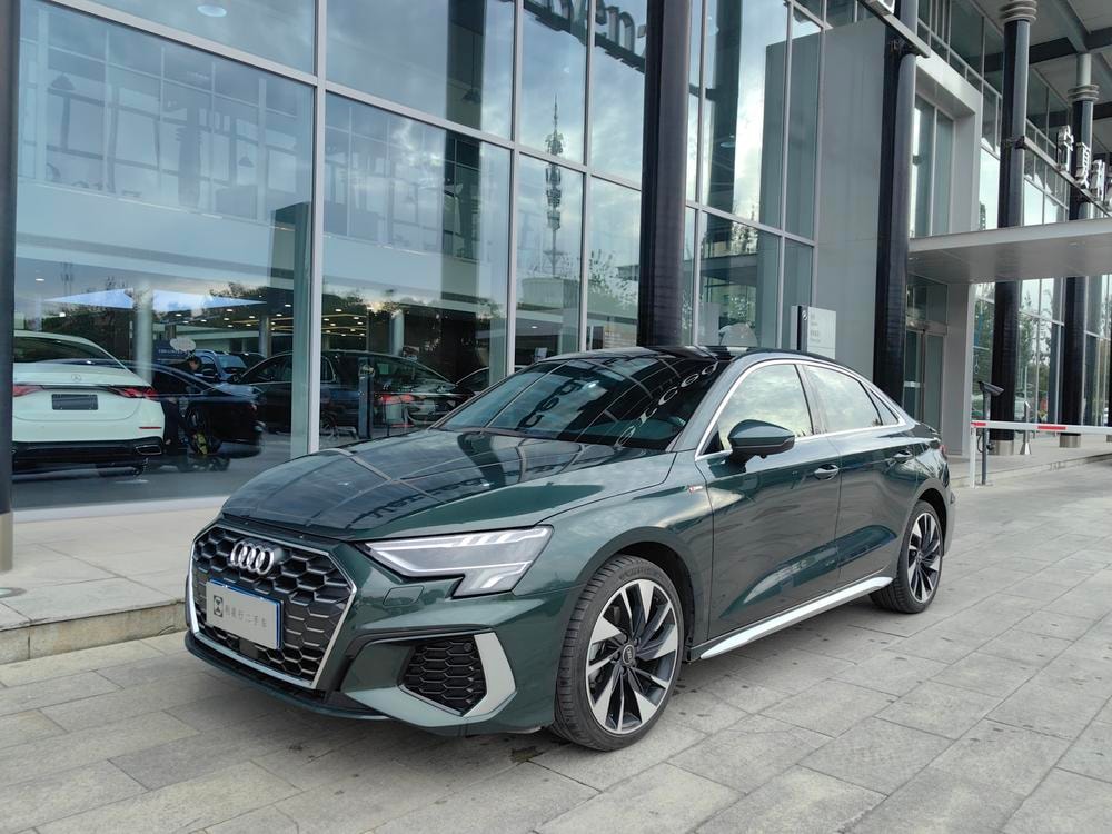Audi A3 2022 — фото автомобиля