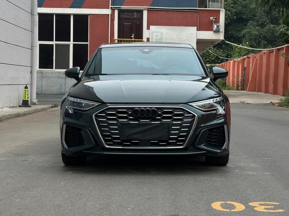 Audi A3 2023 — фото автомобиля 1