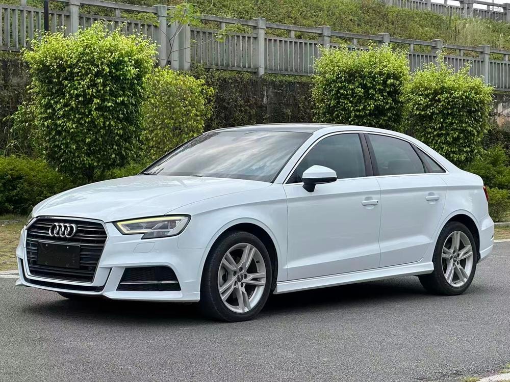 Audi A3 2019 — фото автомобиля 1
