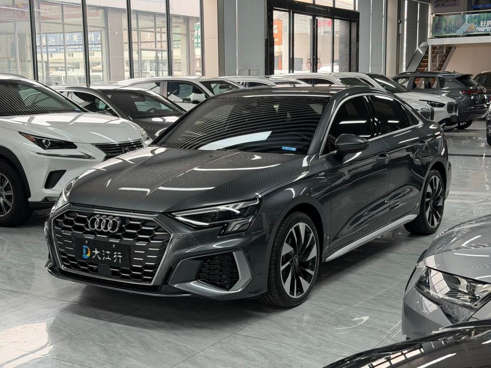 Audi A3 2024 — фото автомобиля