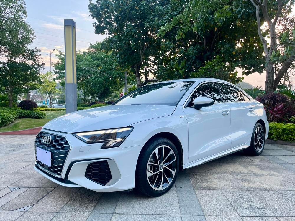 Audi A3 2021 — фото автомобиля