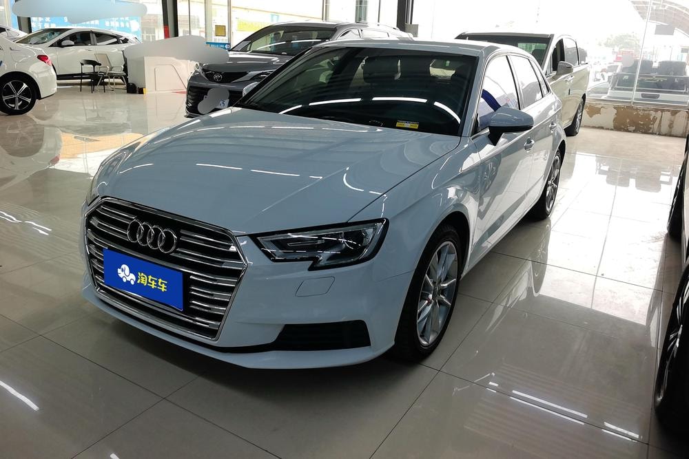 Audi A3 2019 — фото автомобиля 1