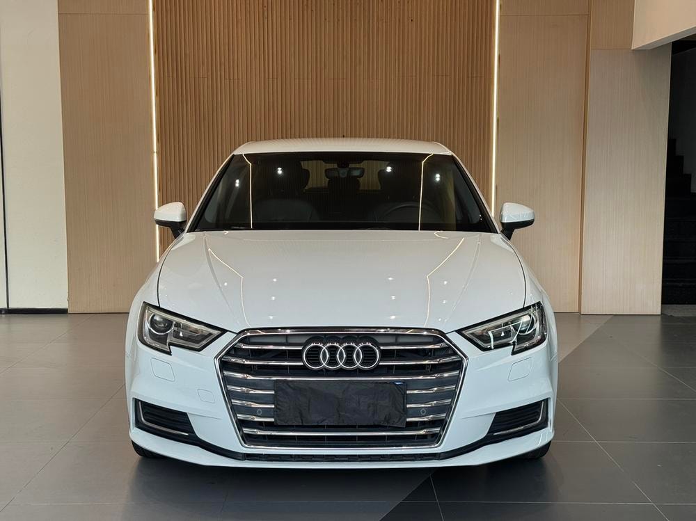 Audi A3 2019 — фото автомобиля
