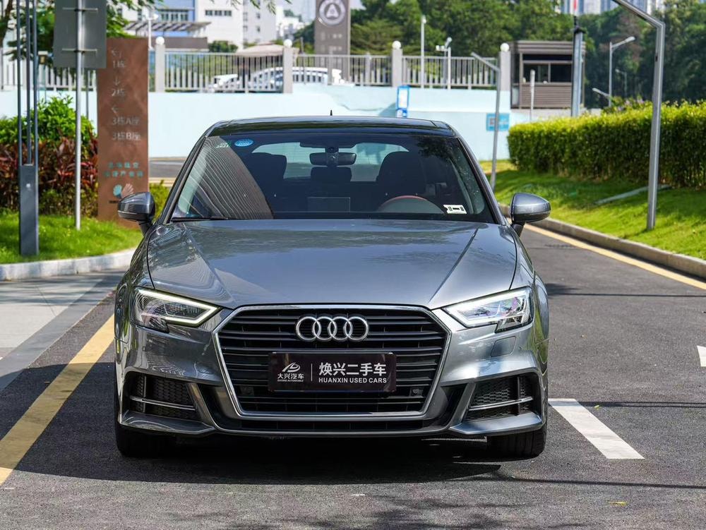 Audi A3 2019 — фото автомобиля