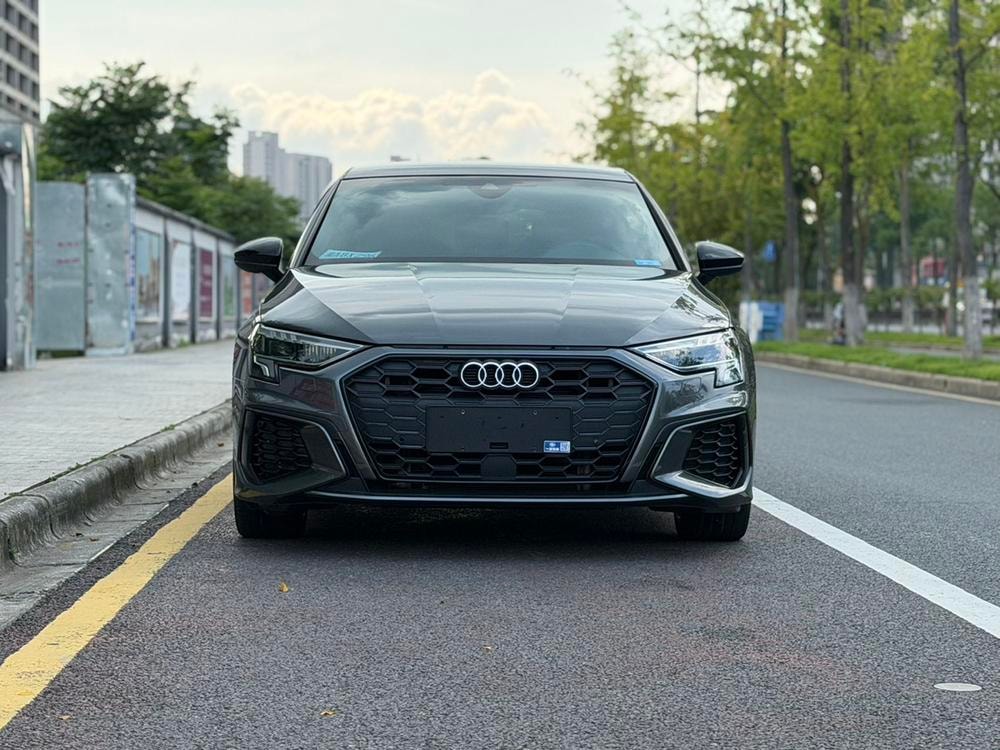 Audi A3 2022 — фото автомобиля