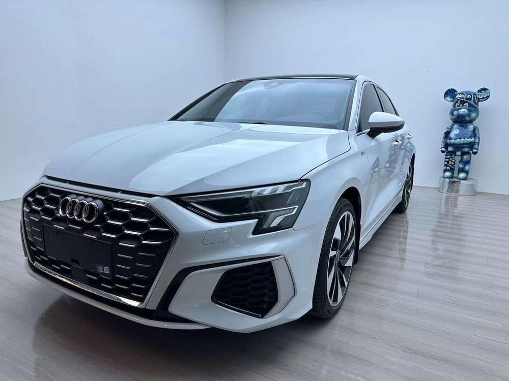 Audi A3 2023 — фото автомобиля