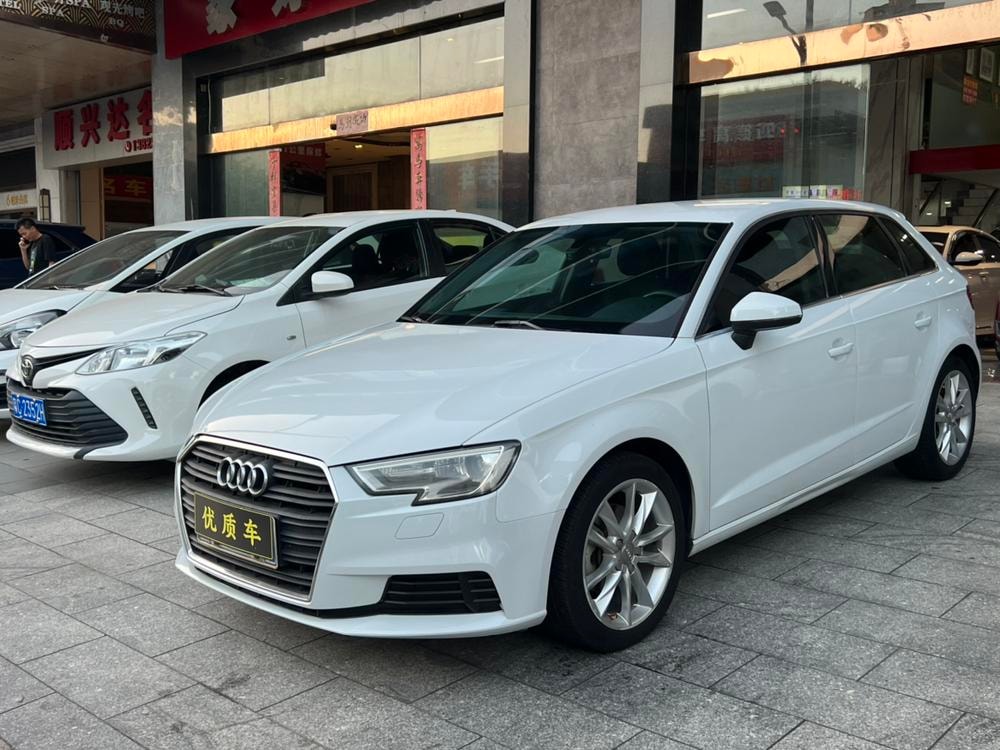 Audi A3 2017 — фото автомобиля