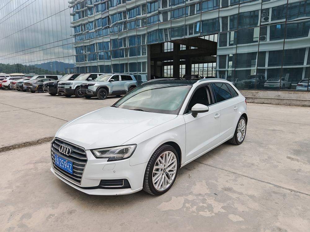 Audi A3 2018 — фото автомобиля