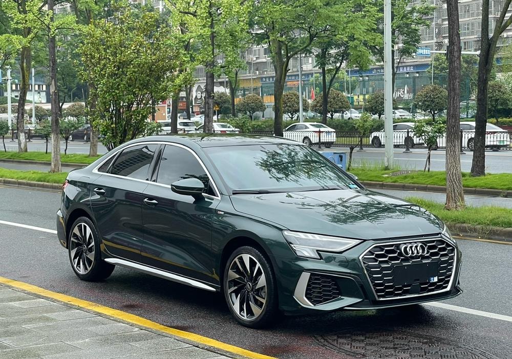 Audi A3 2023 — фото автомобиля