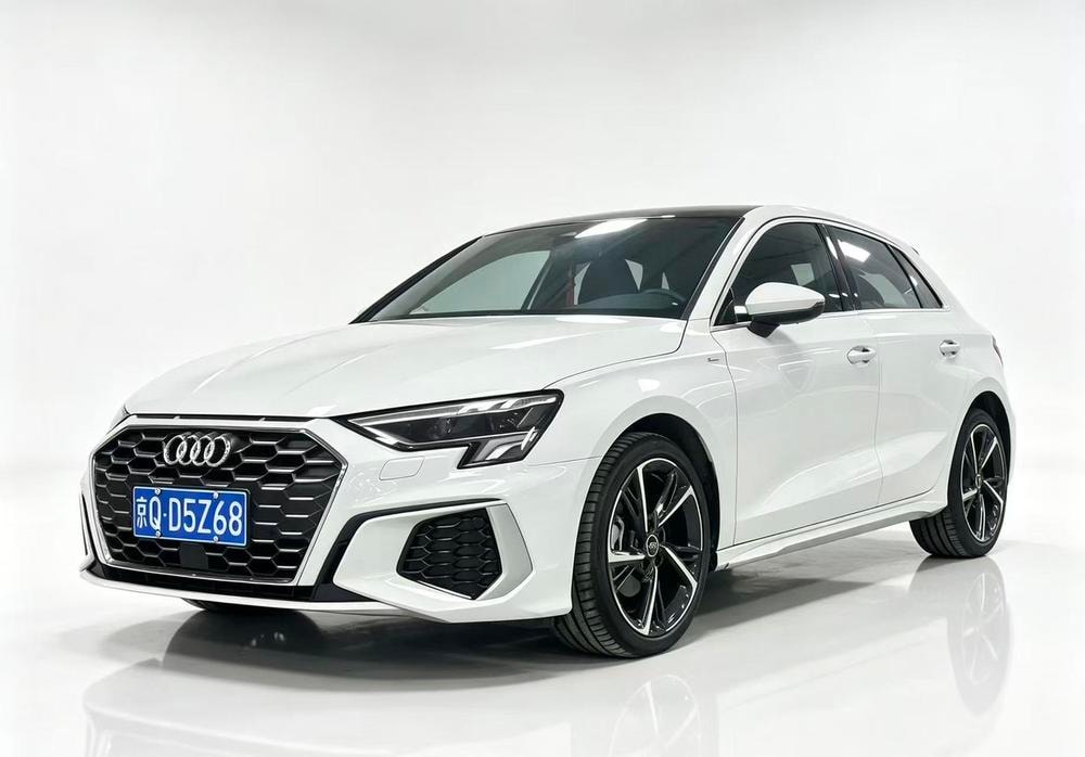 Audi A3 2024 — фото автомобиля 1