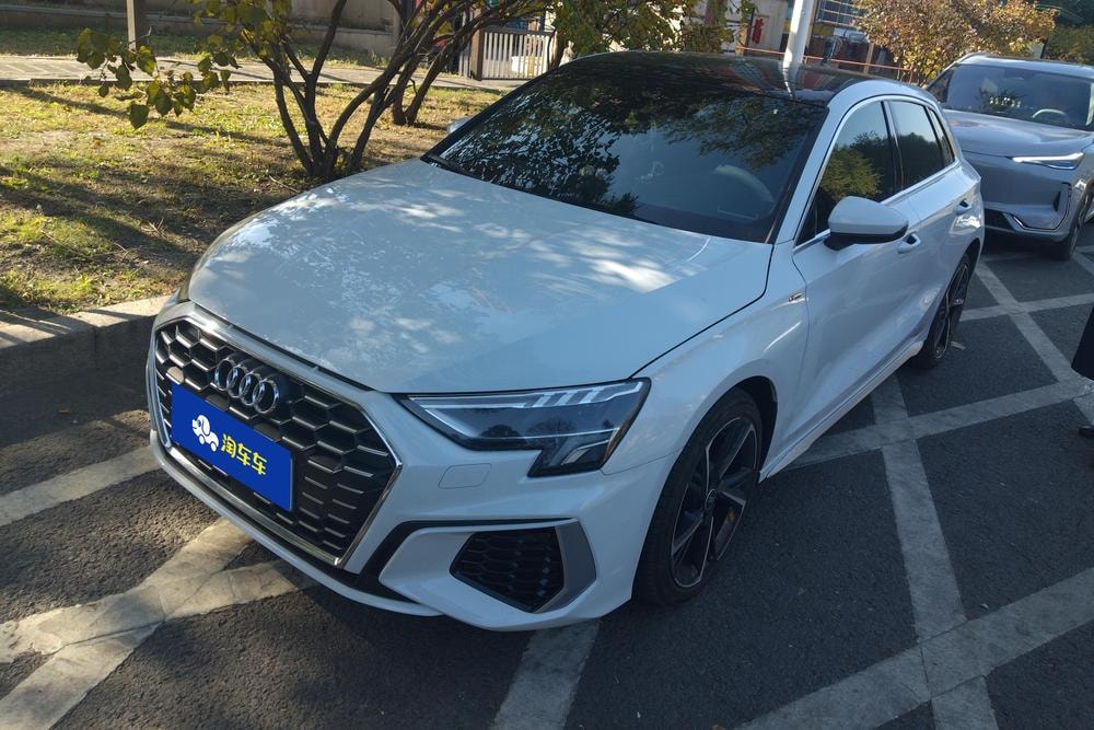 Audi A3 2023 — фото автомобиля