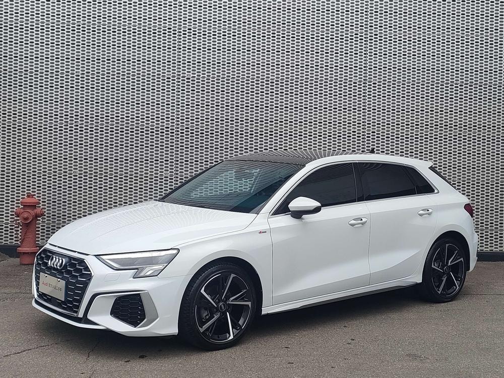 Audi A3 2023 — фото автомобиля 1