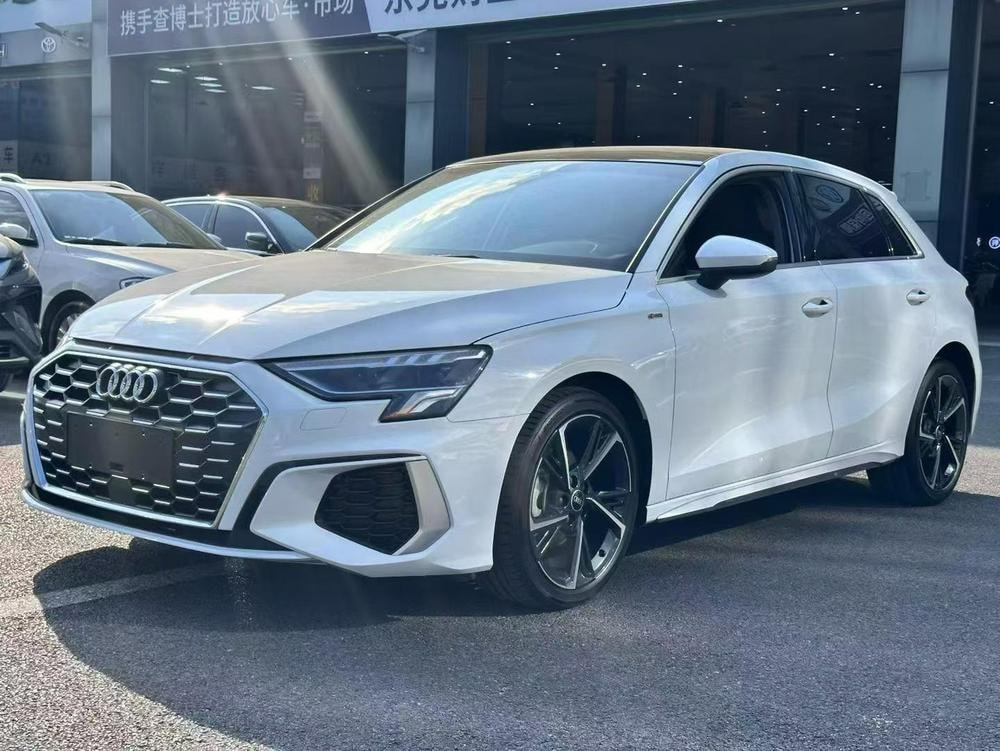 Audi A3 2023 — фото автомобиля
