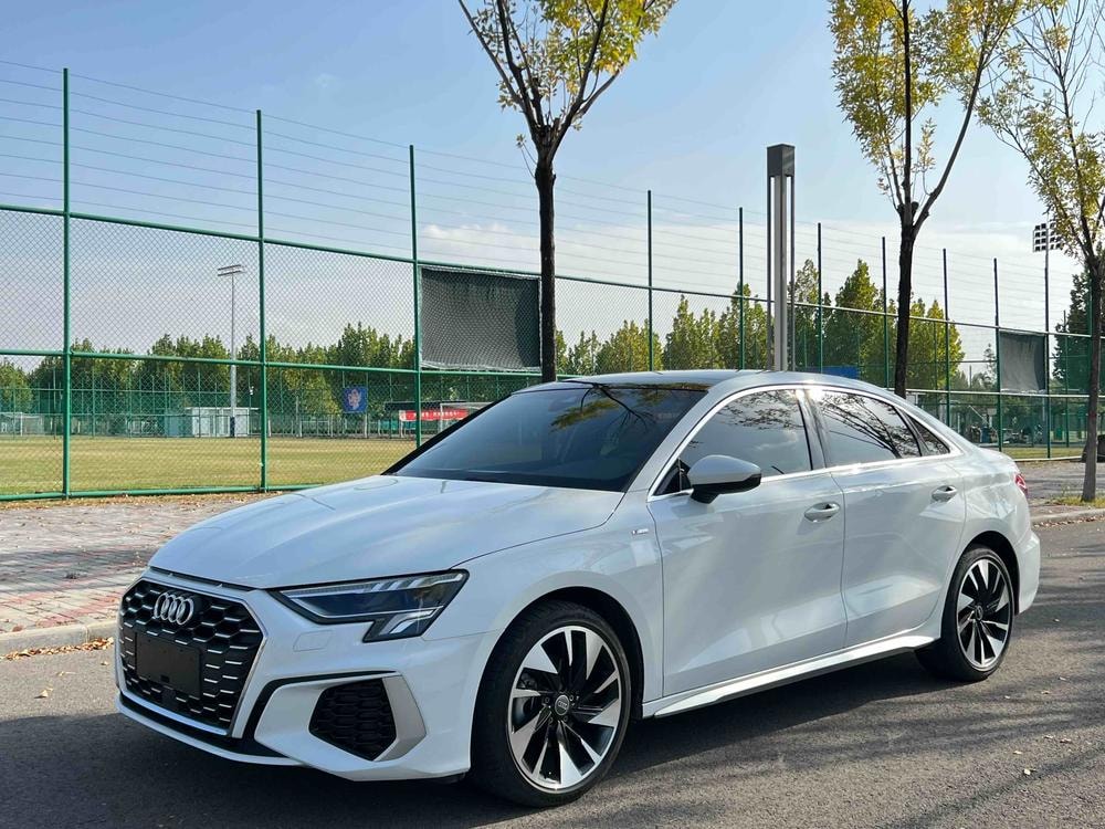 Audi A3 2022 — фото автомобиля