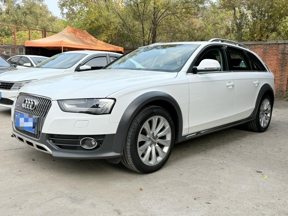 Audi A4 (Import) 2013 — фото автомобиля