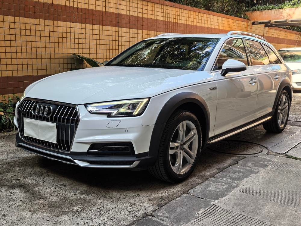Audi A4 (Import) 2017 — фото автомобиля