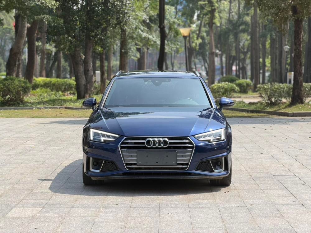 Audi A4 (Import) 2019 — фото автомобиля