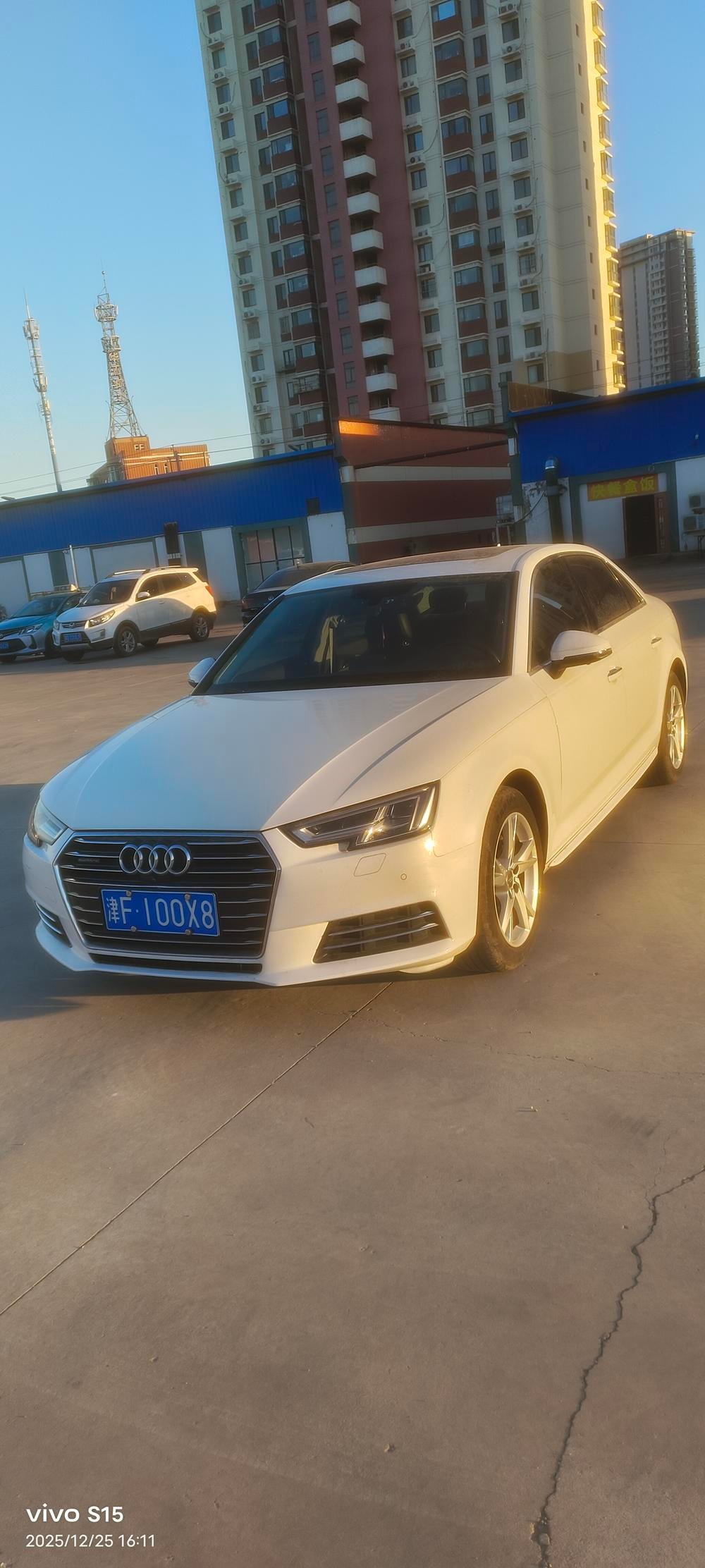 Audi A4L 2018 — фото автомобиля 1