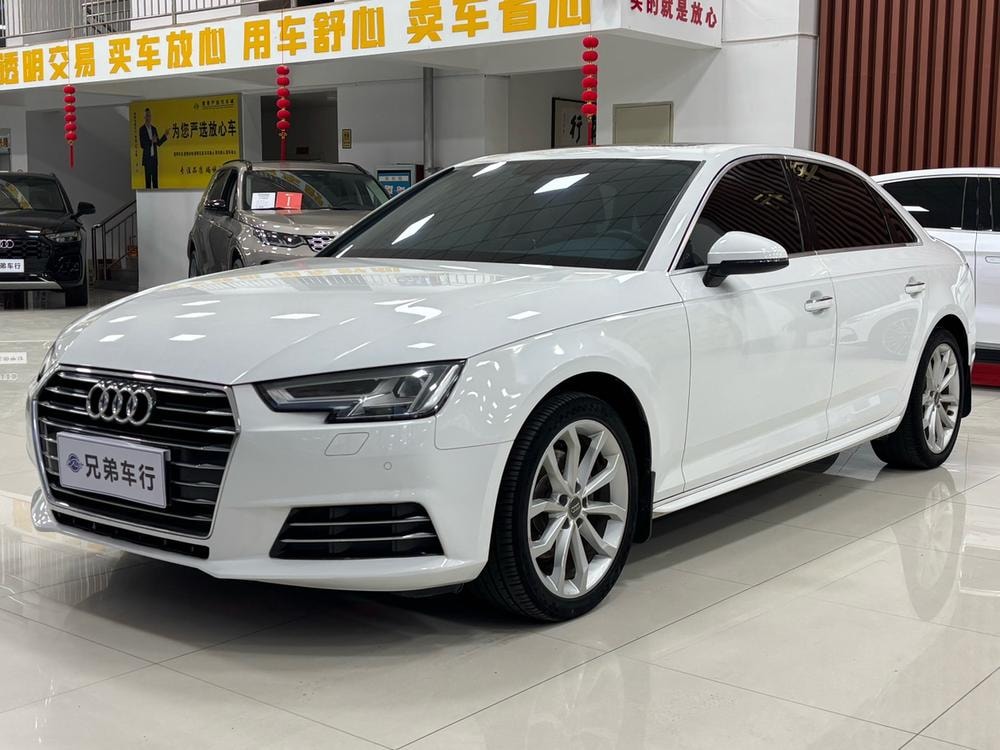 Audi A4L 2017 — фото автомобиля 1
