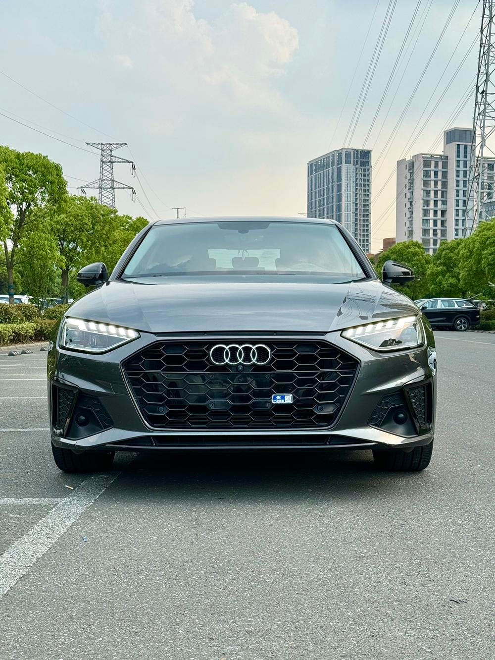 Audi A4L 2022 — фото автомобиля 1