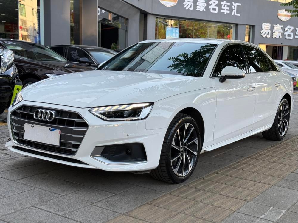 Audi A4L 2023 — фото автомобиля 1