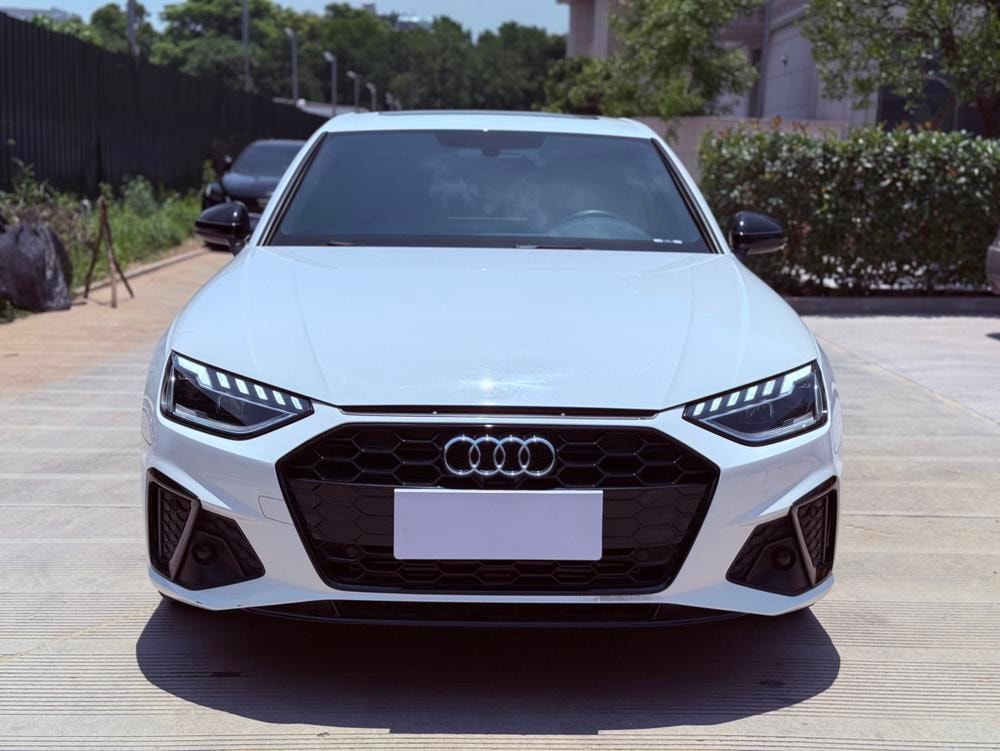 Audi A4L 2023 — фото автомобиля