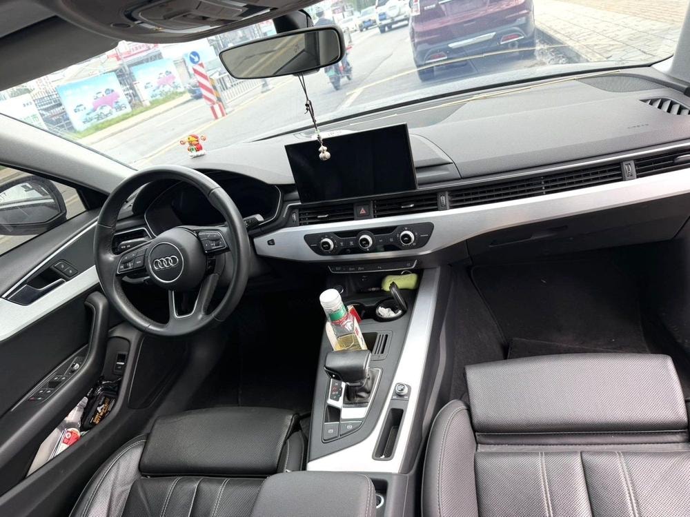 Audi A4L 2020 — фото автомобиля 1