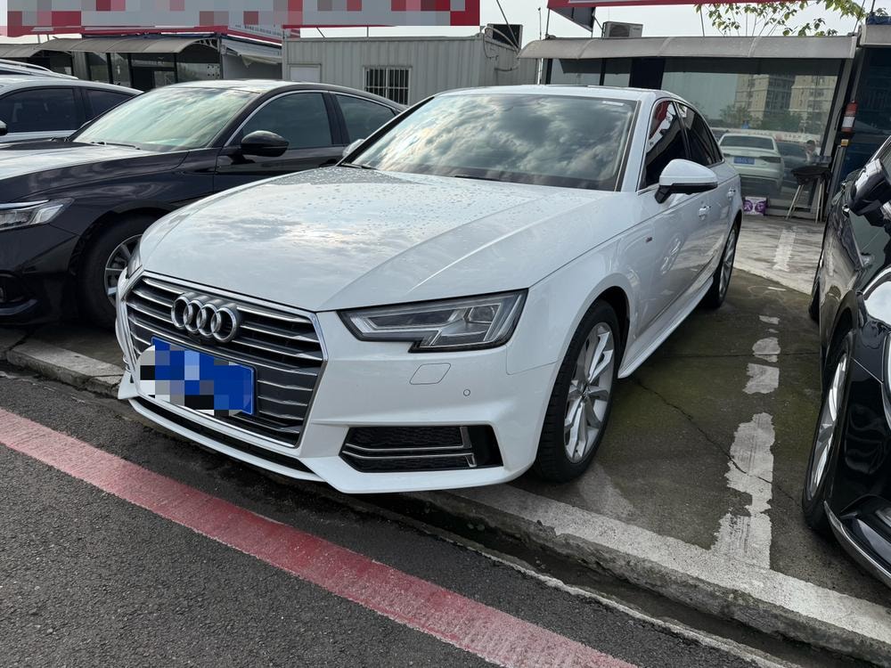 Audi A4L 2018 — фото автомобиля 1