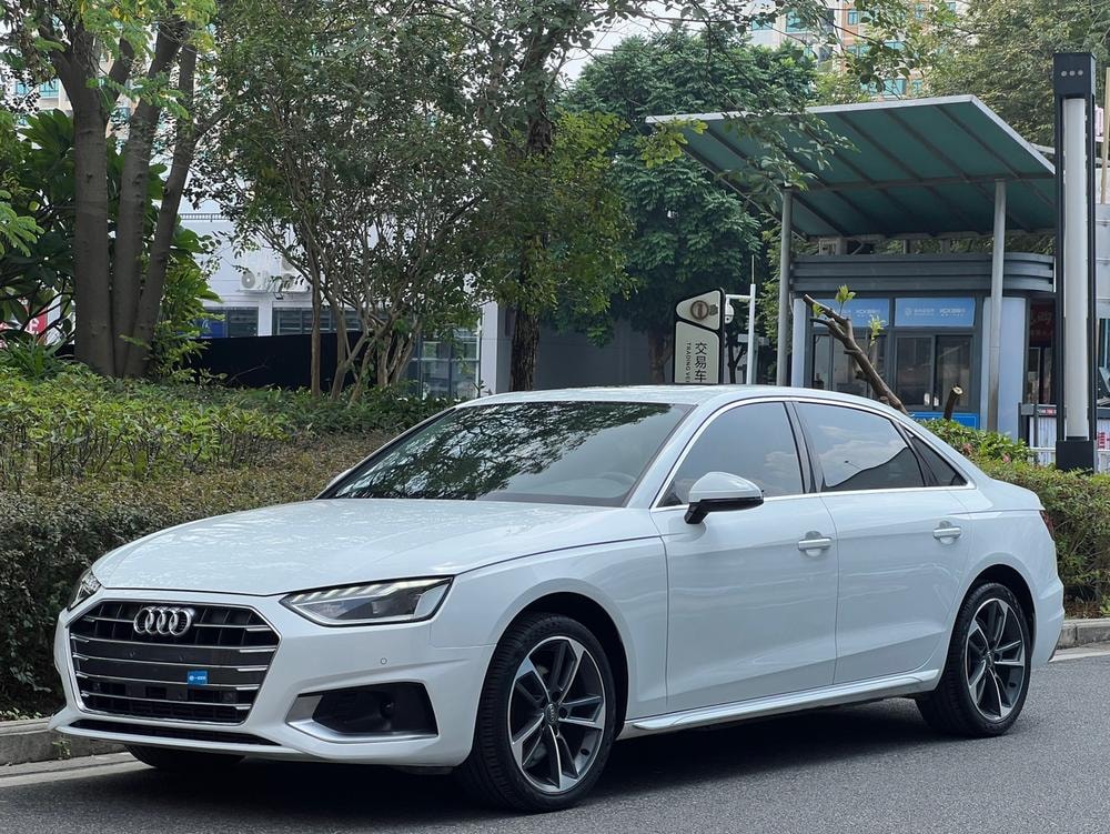 Audi A4L 2020 — фото автомобиля 1