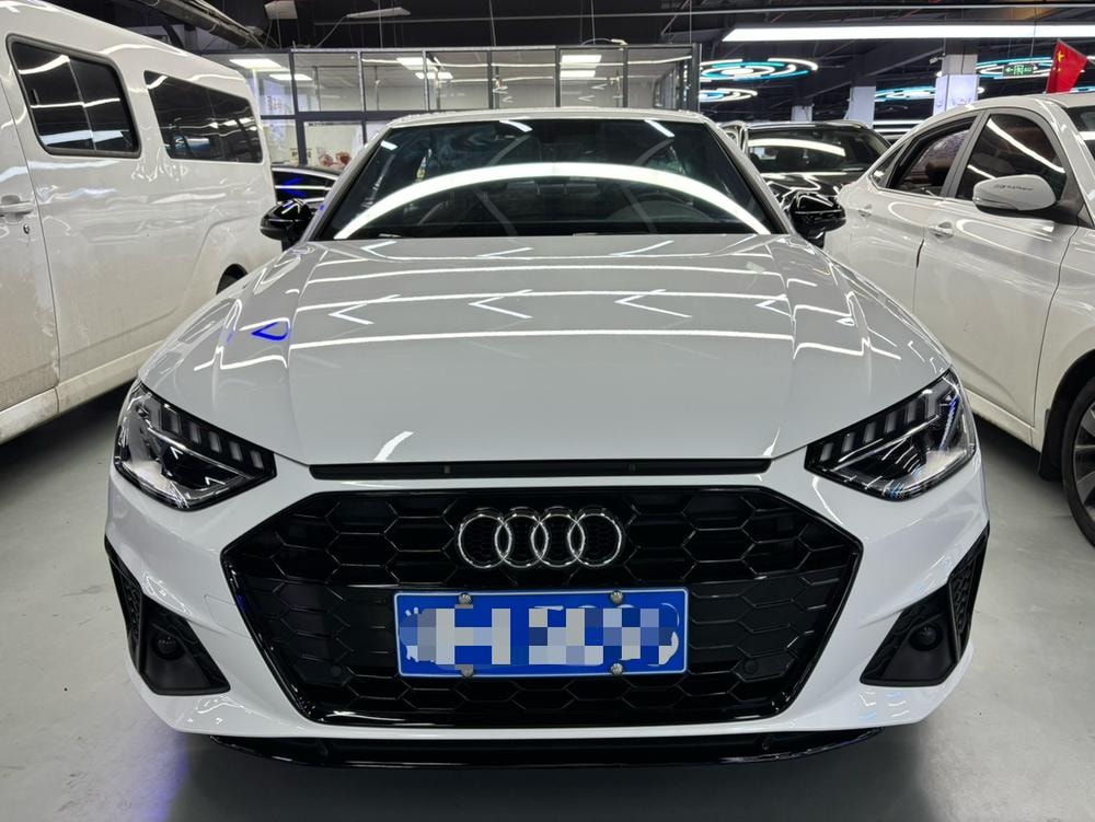 Audi A4L 2023 — фото автомобиля 1